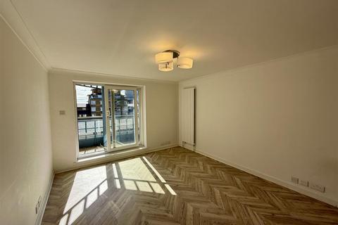 1 bedroom flat for sale, Nightingale Lodge, London W9