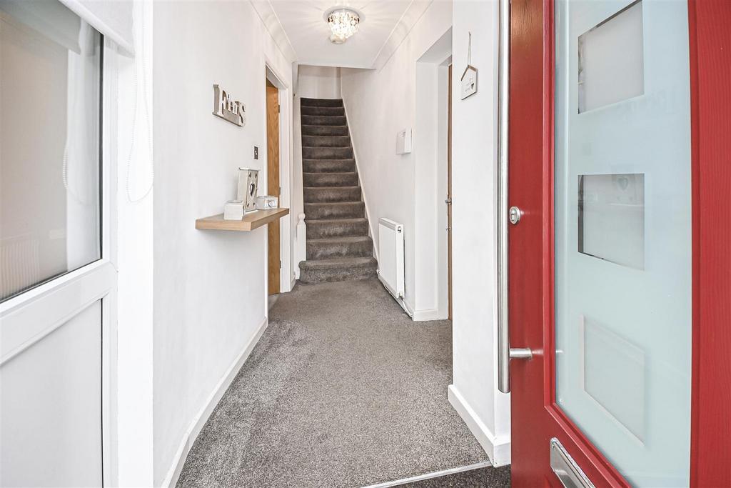 15 Broadwell Drive Entrance.jpg