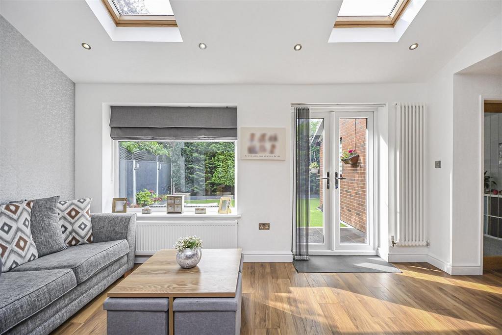 15 Broadwell Drive Family Room Kitchen (6).jpg