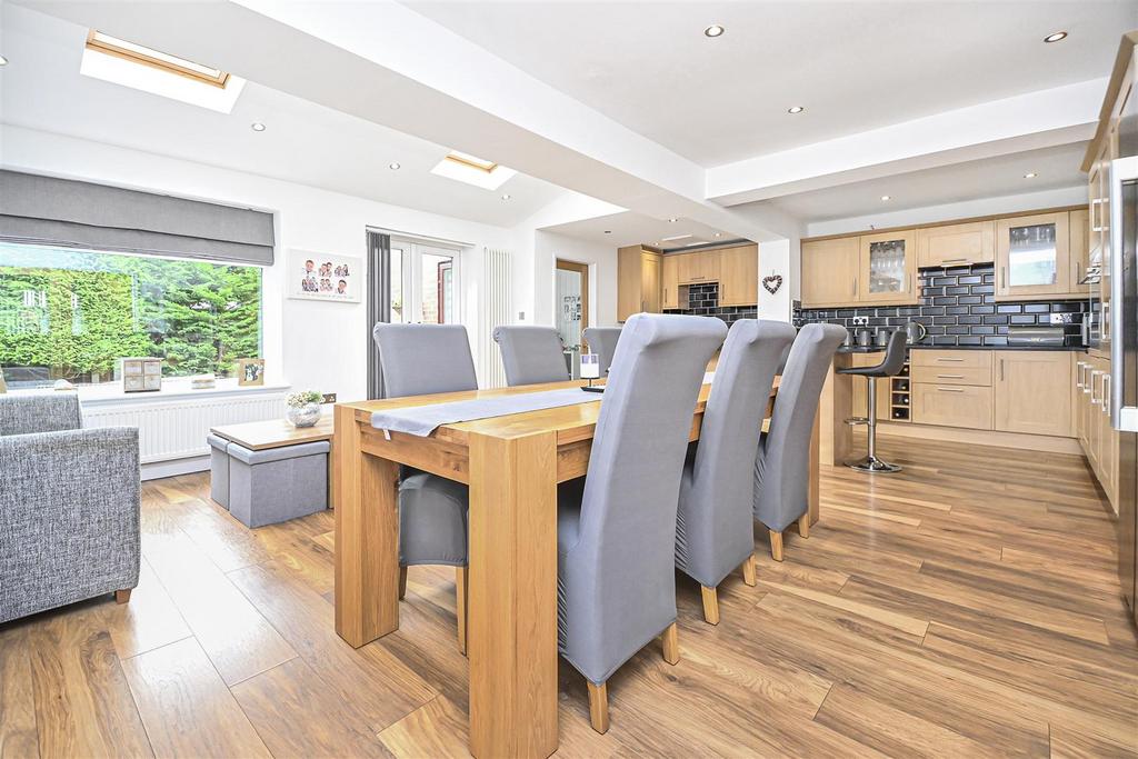 15 Broadwell Drive Family Room Kitchen (3).jpg