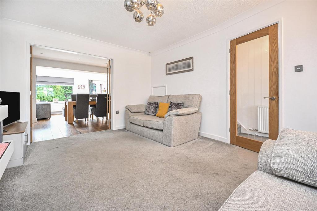 15 Broadwell Drive Lounge (3).jpg