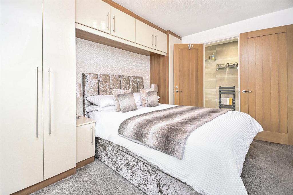 15 Broadwell Drive Bedroom 1 (1).jpg