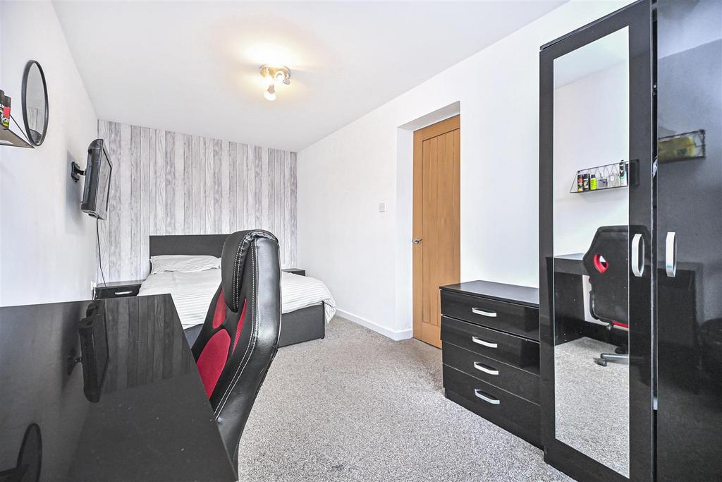 15 Broadwell Drive Bedroom 2 (2).jpg