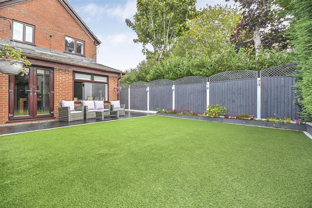 15 Broadwell Drive Garden (2).jpg