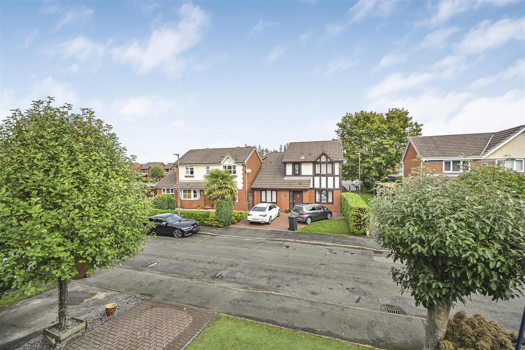 15 Broadwell Drive View to Front.jpg