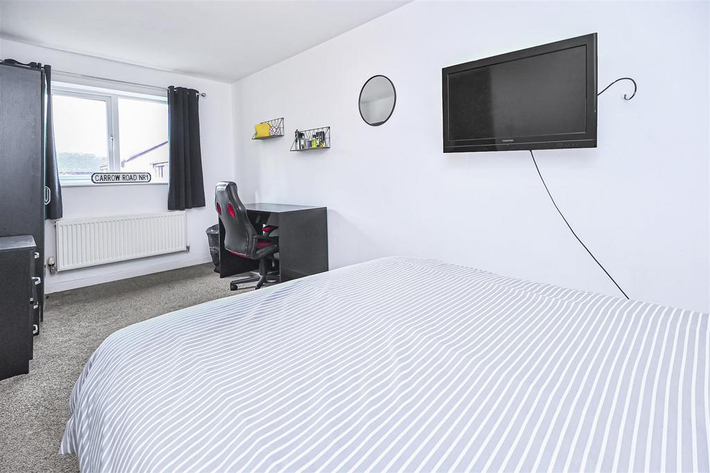 15 Broadwell Drive Bedroom 2 (1).jpg