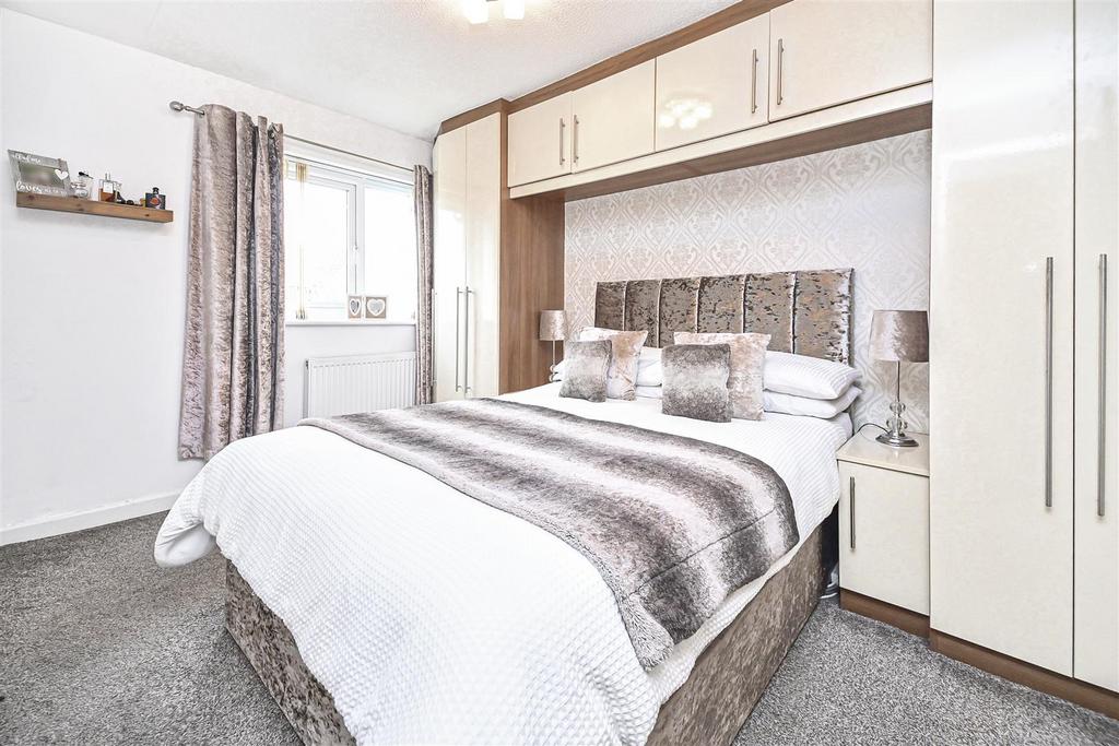 15 Broadwell Drive Bedroom 1 (2).jpg