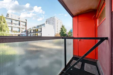 undefined, Golden Lane Estate, Clerkenwell, London, EC1Y