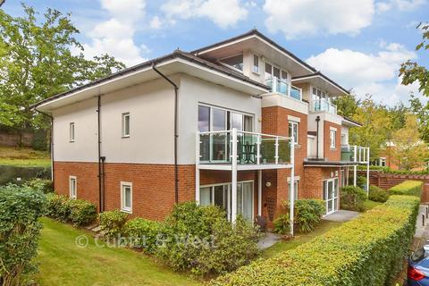 52 Hill View, Dorking, RH4 1SY