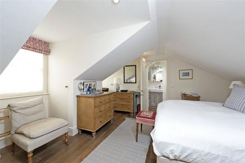 22 Reform Street, London, SW11 5AJ