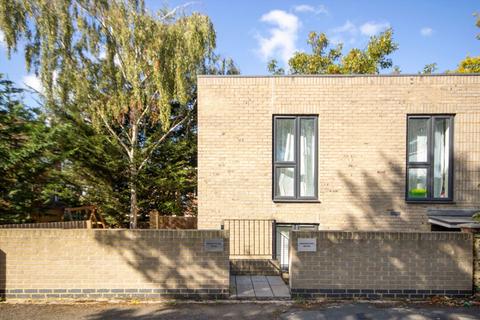 3 bedroom semi-detached house to rent, South Bank, Surbiton KT6