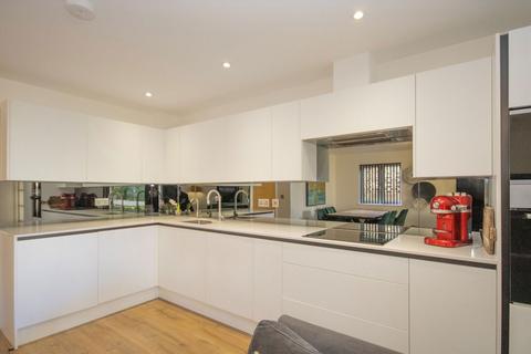 3 bedroom semi-detached house to rent, South Bank, Surbiton KT6