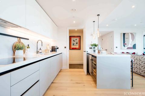4 bedroom apartment for sale, Wood Lane, London, W12 7