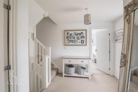 1 Hawksbeard Close, Tamworth, B79 0EQ