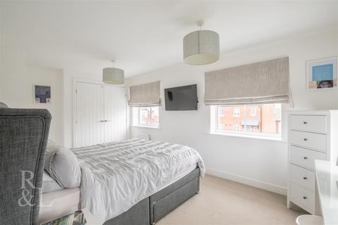 1 Hawksbeard Close, Tamworth, B79 0EQ