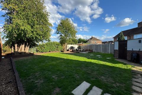 3 bedroom semi-detached house for sale, Metcalf Road, Ashford TW15