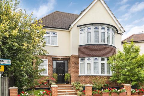 Fernside Avenue, London, NW7