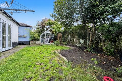 undefined, Scholes Lane, Prestwich, M25