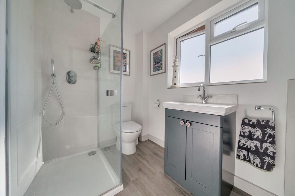 Newly fitted family bathroom