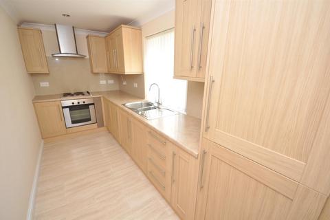 2 bedroom detached bungalow to rent, Broadway, Laugharne, Carmarthen