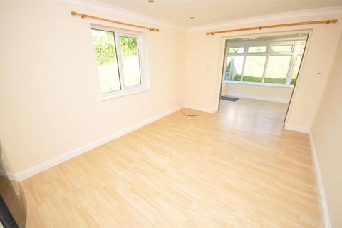 2 bedroom detached bungalow to rent, Broadway, Laugharne, Carmarthen