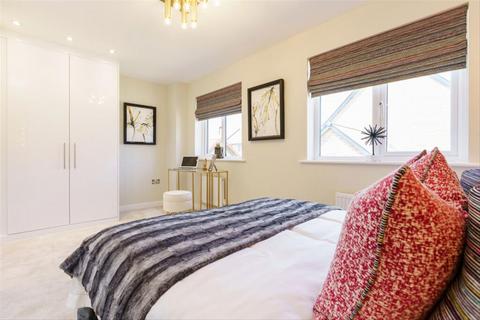 undefined, Cavendish Grove, Raynes Park SW20