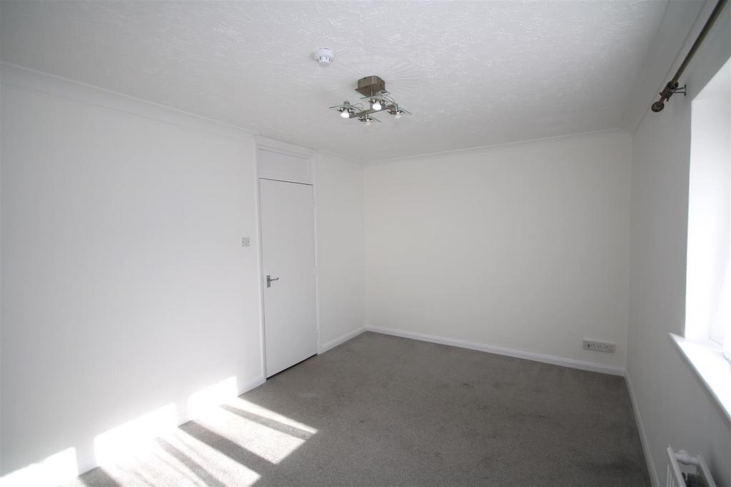 Bedroom 1b.JPG
