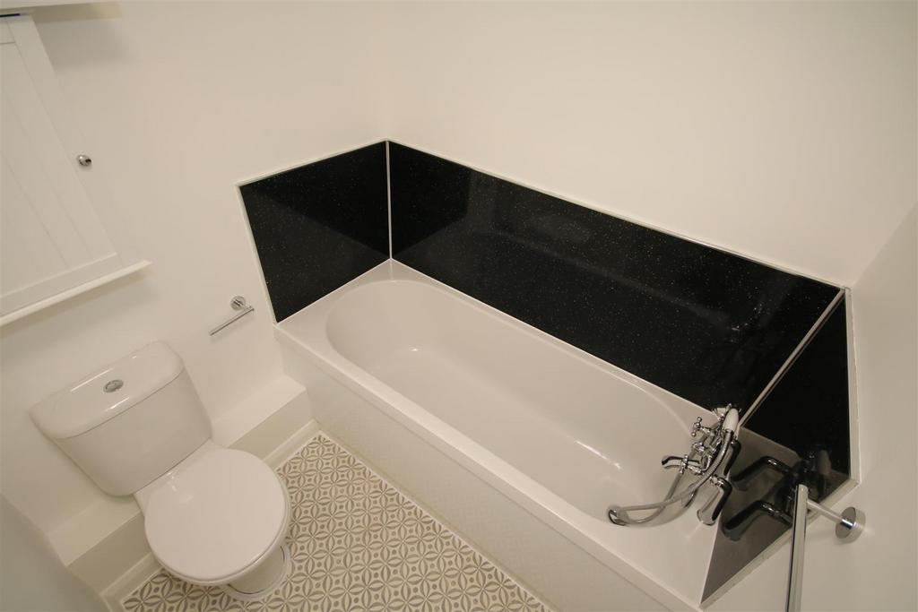 Bathroom.JPG