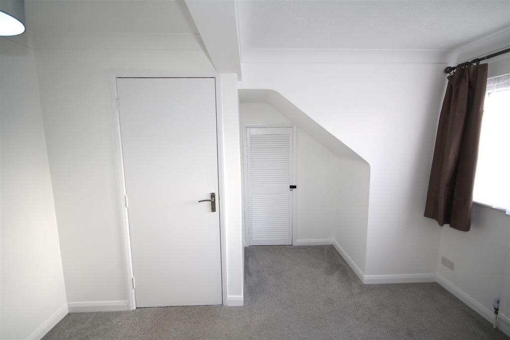 Bedroom 3b.JPG