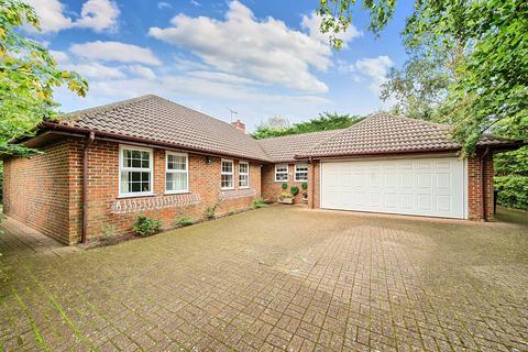 3 bedroom bungalow for sale, Kimbers Drive, Burnham, Buckinghamshire, SL1