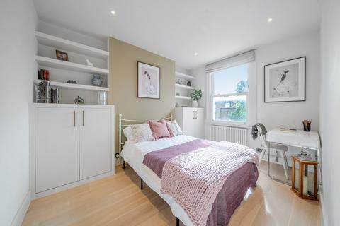 2 bedroom flat for sale, Halford Road, Fulham, London, SW6