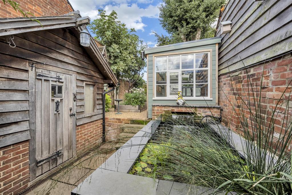 DCP 9872.jpg