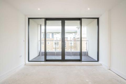 3 bedroom flat for sale, Chatfield Road, Battersea SW11