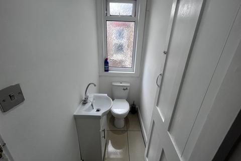 2 bedroom flat to rent, Hanover Road, Tottenham, London