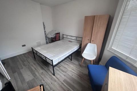 2 bedroom flat to rent, Hanover Road, Tottenham, London