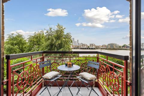 2 bedroom apartment for sale, Trafalgar Court, London, E1W