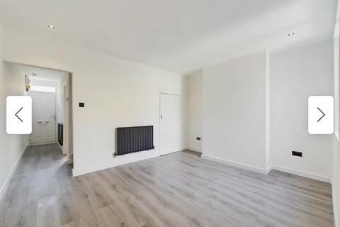 36 Magdala Road, Gloucester, GL1 4AX