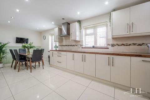 undefined, Roding Drive, Brentwood