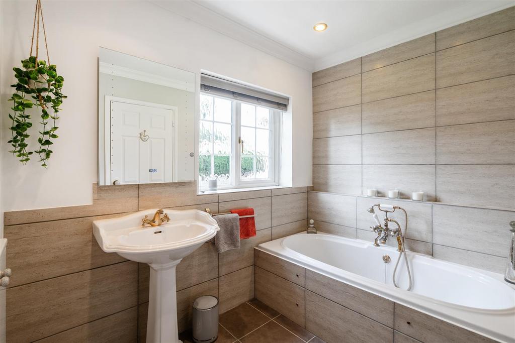 7 Beconsfield Close 19.jpg