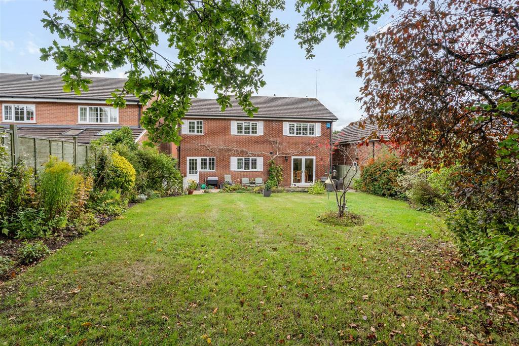 7 Beconsfield Close 8.jpg