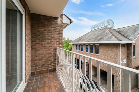 undefined, Upper High Street, Epsom