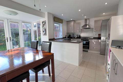 4 Bond Close, Leonard Stanley, Stonehouse, GL10 3GQ