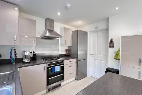 4 Bond Close, Leonard Stanley, Stonehouse, GL10 3GQ
