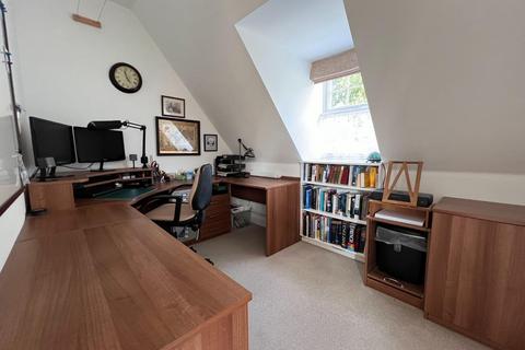 4 Bond Close, Leonard Stanley, Stonehouse, GL10 3GQ