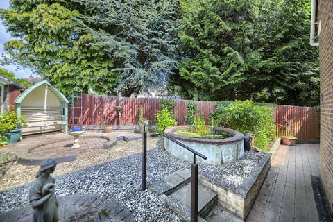 2 bedroom detached house for sale, Fir Tree Walk, Market Harborough LE16