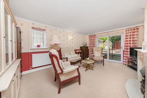 2 bedroom detached house for sale, Fir Tree Walk, Market Harborough LE16