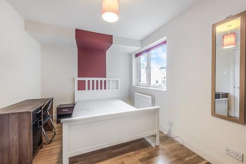 5 Admiral Place, London, SE16 5NY