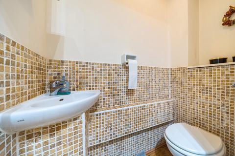 5 Admiral Place, London, SE16 5NY