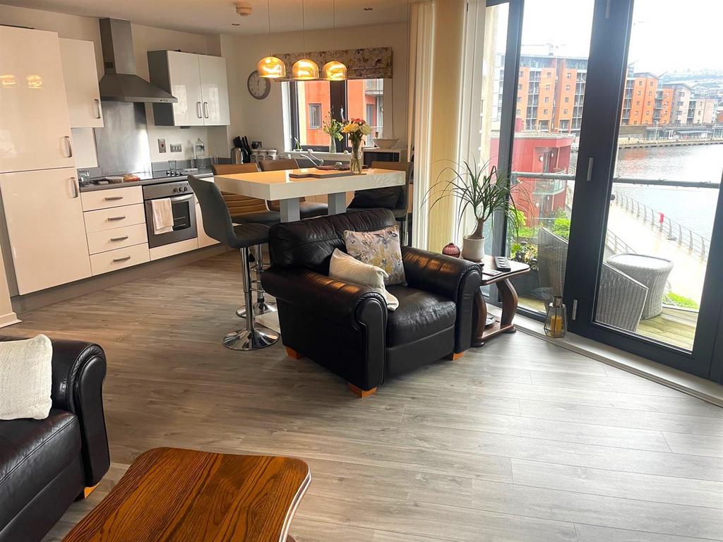 New lounge picture 3 .jpeg