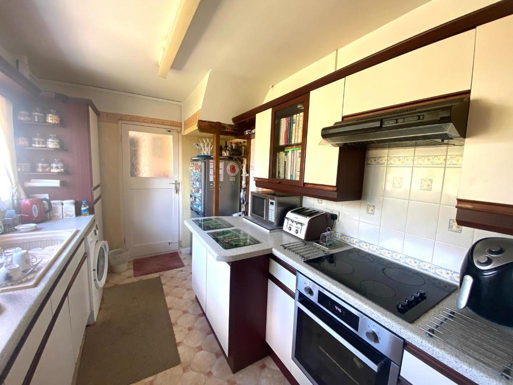 Kitchen.JPG